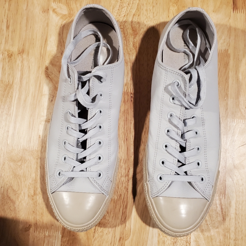 Converse Faux Leather Chuck Taylor Lowtops-Mens Size 13.0 US